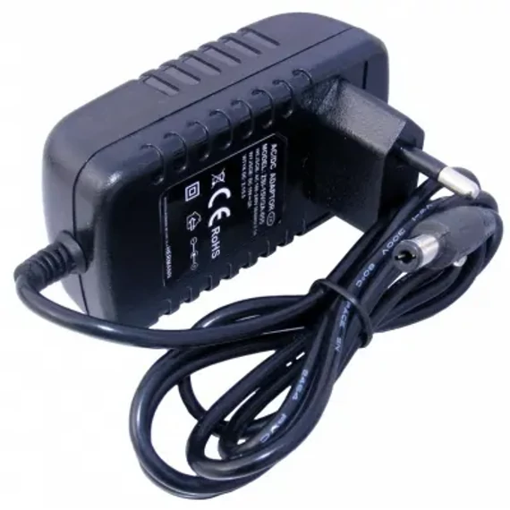 Stabilizált kapcsolóüzemű tápegység 15V 2A 5,5x2,1mm